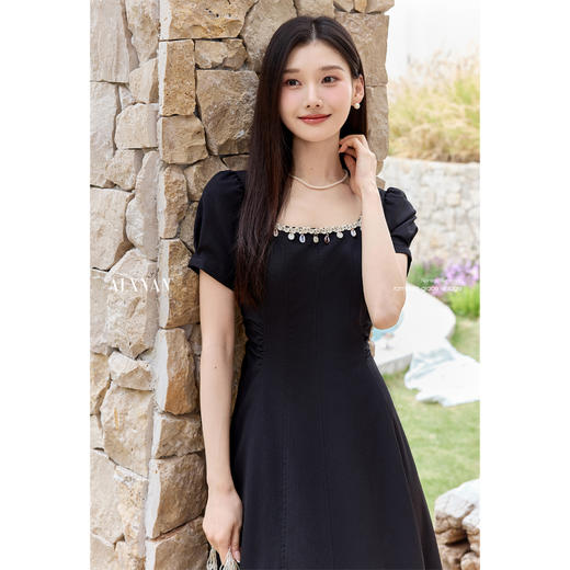 鹿向南「缱绻海风」黑色短袖连衣裙2025夏装新款时尚收腰长裙女 商品图2