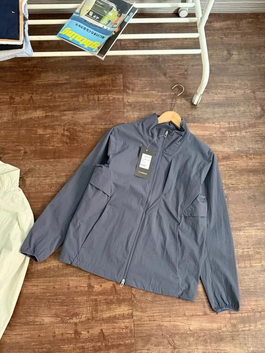 25新款露露Sojourn系列轻量化防风防水立领通勤款夹克 商品图3