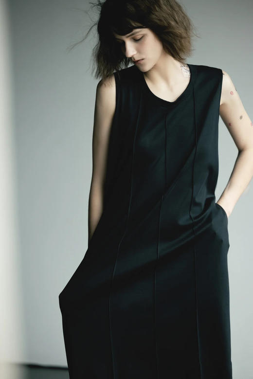 【高品质私服】【KG马棉立体褶连衣裙】全身线条流畅优雅显瘦，百搭衣橱之选G1195-CC【无标出货 介意慎拍】 商品图4