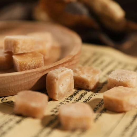 【糖膏精选】大兵黄老北京砂板糖润喉糖 源于清宫御用药膳方 非遗技艺传承 手工古法熬制 配料表干净 润燥护喉 清凉口感 商品图1