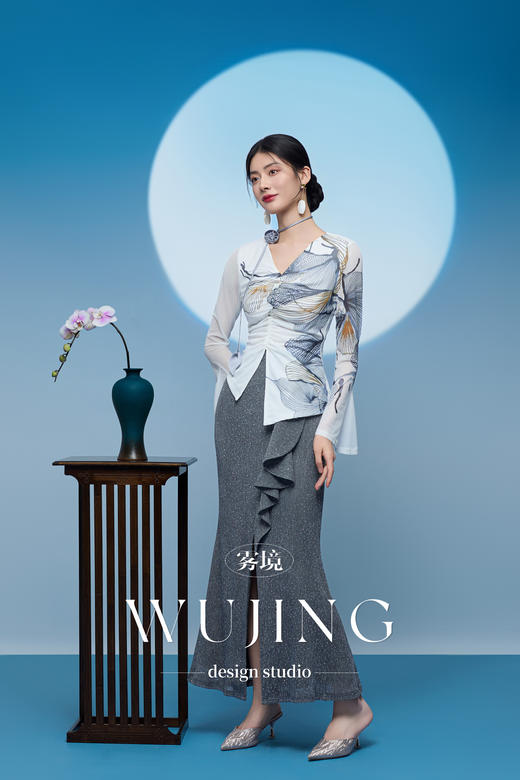 3205053 烟岚云岫 进口高弹氨纶网定位印花上衣 雾境 商品图5