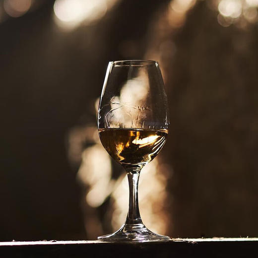 【有税版】布赫拉迪波夏艾雷岛大麦2012年单一麦芽苏格兰威士忌 700ml 烟熏味特质 商品图3