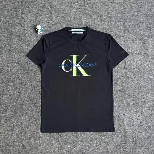 正品 CK Jeans25春夏新款 字母 短袖T恤

保真支持鉴定 部分带吊牌随机发 吊牌价690  面料好到爆炸  上身非常舒服 到手便知

黑色 白色 S M L XL 商品图2