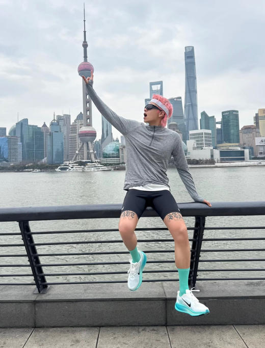 点此购买 耐克春夏季Vomero18男女款运动休闲跑鞋 98 313923 商品图8