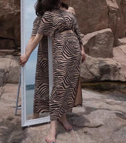 臣禾豹纹套装（上衣+半身裙）K212010306 商品图3