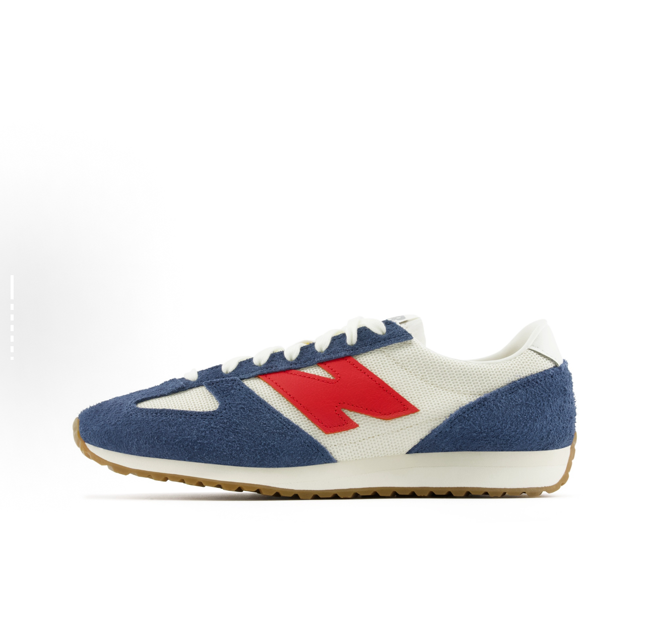 纯原版本 New Balance NB 471 复古时尚休闲慢跑鞋 附赠两双带有品牌标识的限定配色鞋带，在色彩的变换间激发更多造型灵感 鞋子轻薄，舒适感十足👟 日常，通勤穿都可以🚶🏼