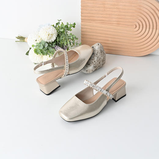 经典鲨2025年夏季新款复古方头简约中粗跟后空气质玛丽珍单鞋女KW127-529011 商品图2