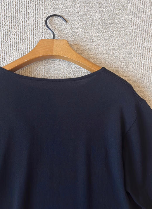 41-4 纯圆正 官网4.6K 优雅船领 细腻柔滑针织上衣 巨巨巨显瘦 商品图9