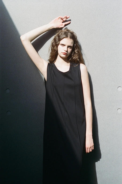 【高品质私服】【KG马棉立体褶连衣裙】全身线条流畅优雅显瘦，百搭衣橱之选G1195-CC【无标出货 介意慎拍】 商品图3