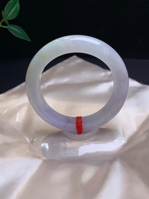 612574，55紫罗兰手镯，粉紫底色 有种水 不干，局部带些淡绿 商品图4