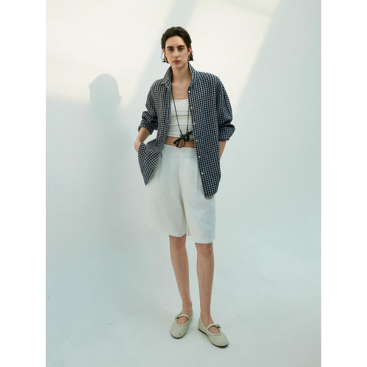 棉仓362604041-初棉亚麻色织格纹方领宽松藏青白格子衬衫 商品图2