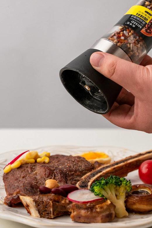 【秒杀】甄味说研磨料组合2瓶装（黑胡椒混合120g/瓶+意式香草海盐80g/瓶） 商品图3