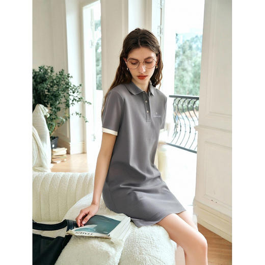 OLrain欧芮儿2025夏季新款灰色polo领短袖休闲针织字母刺绣连衣裙 商品图3