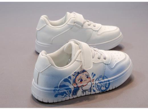 💯【2025四季款儿童高品质哪吒敖丙软底小白鞋】欢乐童年 🌸，岁愿相伴 👏✅除了良好的品质保证， 💥主打潮流设计，打造潮童新时尚，🔥还提供1个月的质保服务，请放心选购。 商品图3