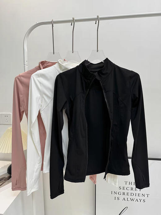 lu*u最强平替❗穿上️体态都变好了❗️【蜜桃锦纶瑜伽服】原版品质❗夏季纸片人穿搭必备 某lu旗舰店💰1080 开团仅需💰69 商品图0