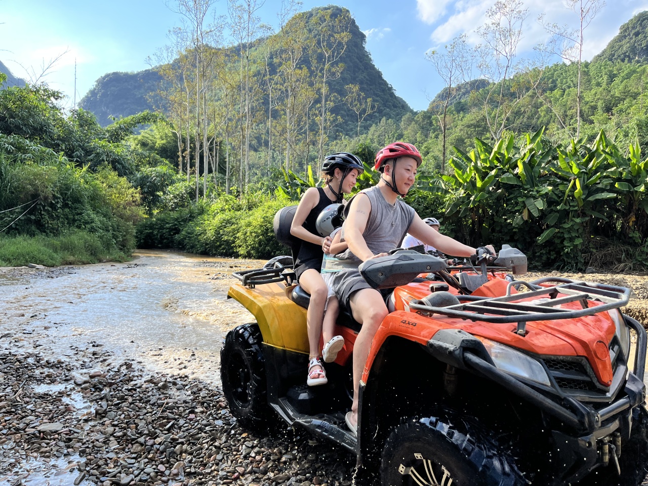 暑期2日【英西亲子营】和孩子疯玩一“夏”，体验全网最过瘾的溪水越野车穿越，还有风靡全球的SUP桨板