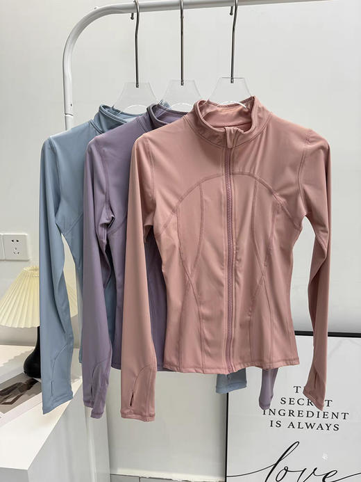 lu*u最强平替❗穿上️体态都变好了❗️【蜜桃锦纶瑜伽服】原版品质❗夏季纸片人穿搭必备 某lu旗舰店💰1080 开团仅需💰69 商品图1