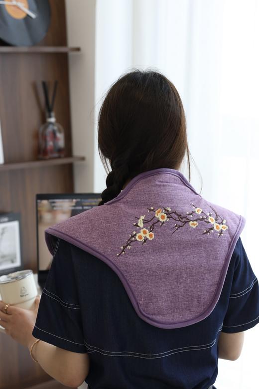 【艾漫海盐披肩热敷包】🌿随身的“行走按摩师”✅开团只要59！！！ 限时赠送 两张艾草贴和一张穴位图！🌟2档定时，3档调温 蒸汽熏蒸，放松肌肉 🌟礼盒包装 自用 送长辈送领导🎁仪式感满满！！！ 商品图3