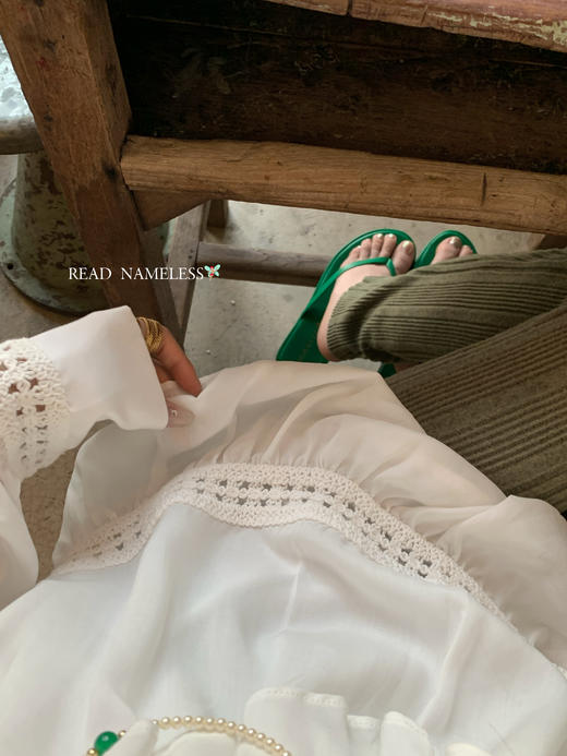 Read Nameless /100%天丝初恋衬衫+编织拉毛绿色喇叭裤 2025/4/3 商品图11