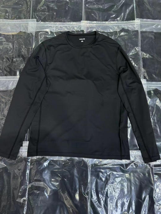 正品港版凯乐石 H8 速干长袖打底T恤

upf 50+ 紫外线阻隔率≥95%

腋下拼接裁剪 高强度运动贴合曲线

S M L XL XXL 黑色 

原价990港元 商品图0