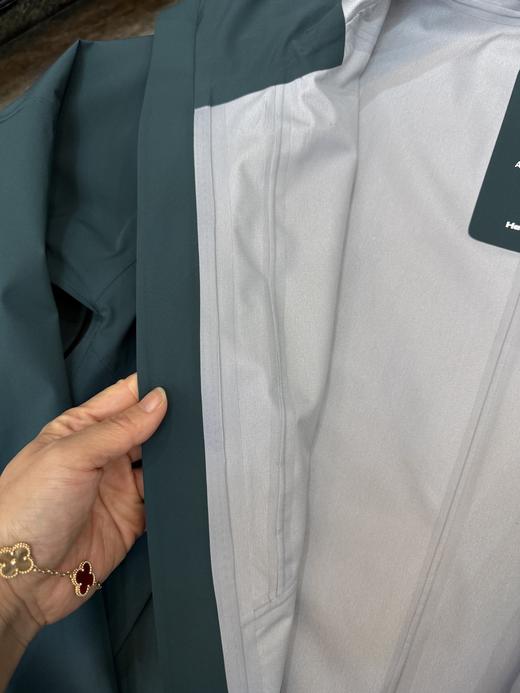 点此购买 海丽汉森春秋季男士压胶冲锋衣 yw 314026 商品图8