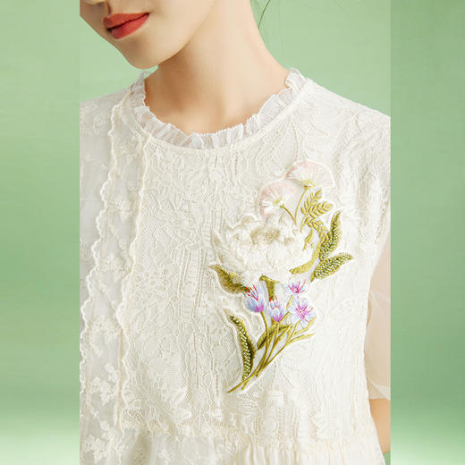 郭培成衣品牌【“药”爱自己】法式复古重工刺绣蕾丝拼接连衣裙 商品图4