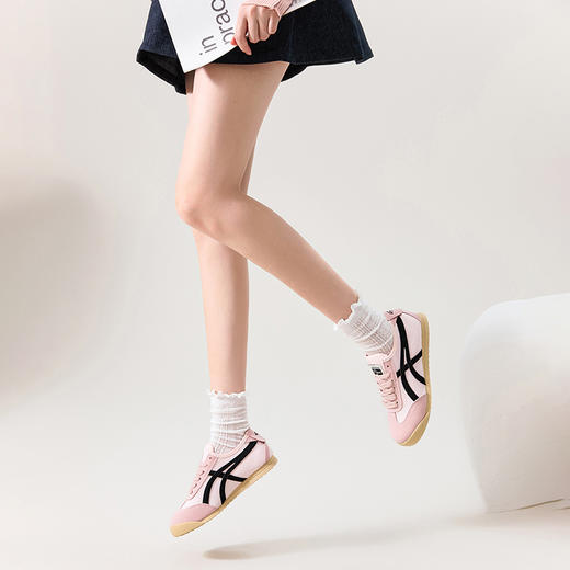 西遇轻便平底德训鞋女新款春夏复古配裙子小白鞋粉色休闲板鞋V0556512 商品图1