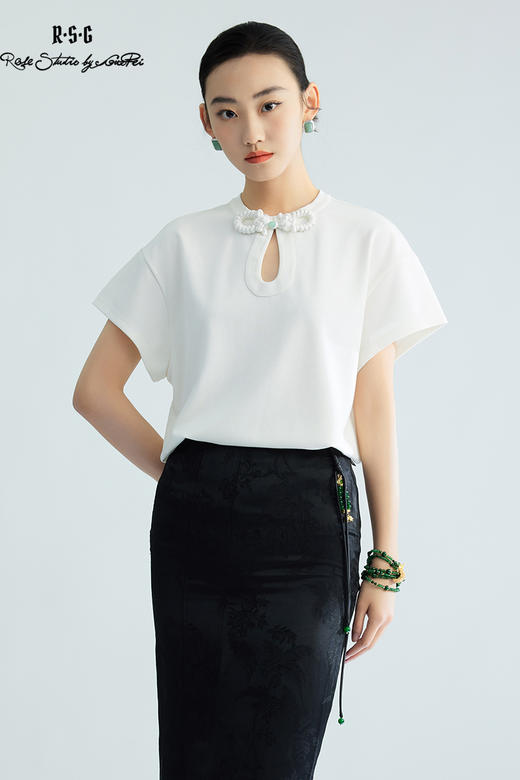 郭培成衣品牌精品系列新中式镂空盘扣小飞袖T恤 商品图5