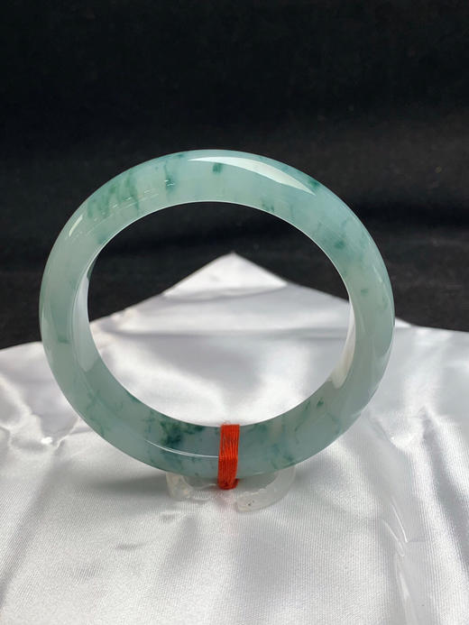 612587，54.6圈口，糯冰飘花正圈平安镯，晴底飘花，底子胶润 商品图3