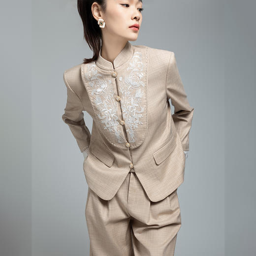 郭培成衣品牌【“药”爱自己】高级灰刺绣对襟立领西服套装 商品图2