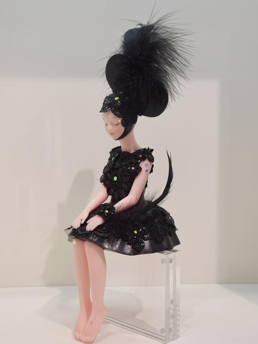 郭玲《夏娃》坐姿然女孩 商品图3