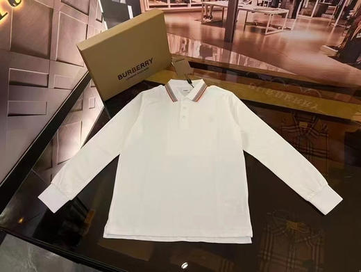 原单正品Burberry 纯色POLO短袖 
客供辅料 韩资工厂代工出 经典款细节实拍 上身好看 男女同款
黑色 白色 蓝色 灰色 
S M L XL XXL 商品图1