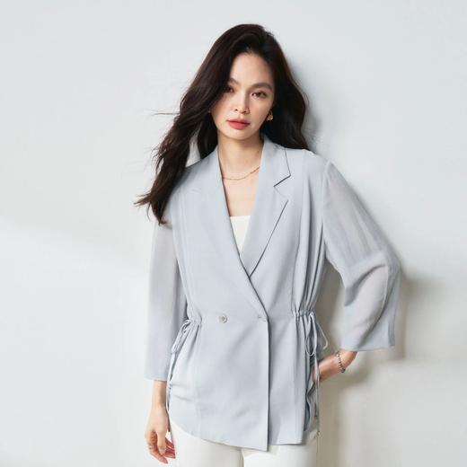 【高货sh】全新升级【铂金会员220/天猫289/差价69】(12259) 洛诗琳25春夏蓝色抽绳收腰简约垂感透气轻薄天丝通勤外套 商品图4