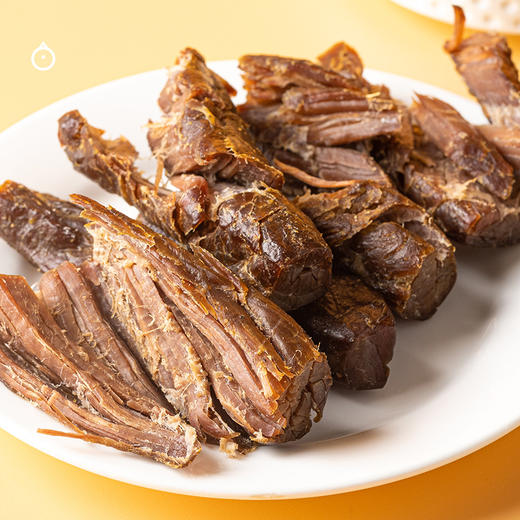 企鹅吃喝|手撕风干牛肉250g 香辣味 精选草饲牛后腿肉  内蒙牛肉干 湿润好嚼肉质紧实 商品图4