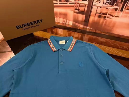 原单正品Burberry 纯色POLO短袖 
客供辅料 韩资工厂代工出 经典款细节实拍 上身好看 男女同款
黑色 白色 蓝色 灰色 
S M L XL XXL 商品图5