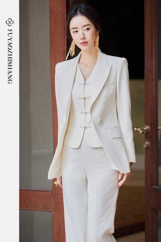 FUYAO扶摇 时尚套装女复古国风盘扣设计感西装马甲三件套工作服春 商品图5