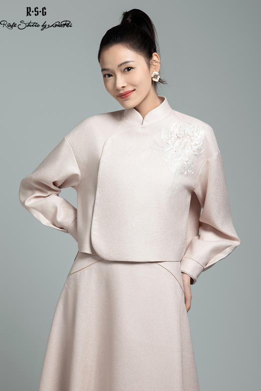 郭培成衣品牌【“药”爱自己】花朵刺绣中式立领斜襟粉色外套 商品图5