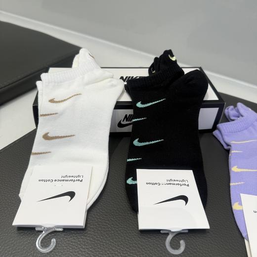 F184耐克春夏新款马卡龙女士盒装长袜 商品图4