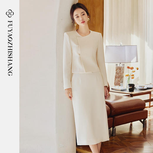 FUYAO扶摇 国风盘扣西装套裙女2025春新款高级感新中式圆领短外套 商品图3