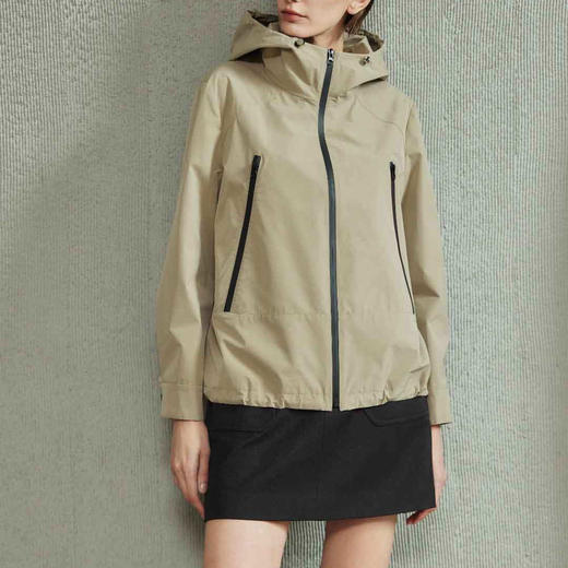顺丰包邮21046洛诗琳2025春季新款轻户外插肩袖冲锋衣外套女135 商品图2