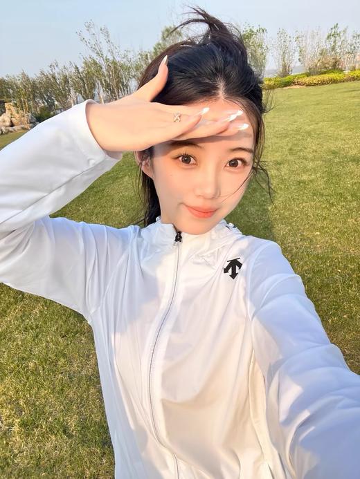点此购买 迪桑特综训男士防晒服防晒衣UPF50外套 LL 314168 商品图6
