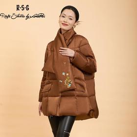 郭培成衣品牌精品系列暖意“绒绒”系列浆果花刺绣鹅绒服