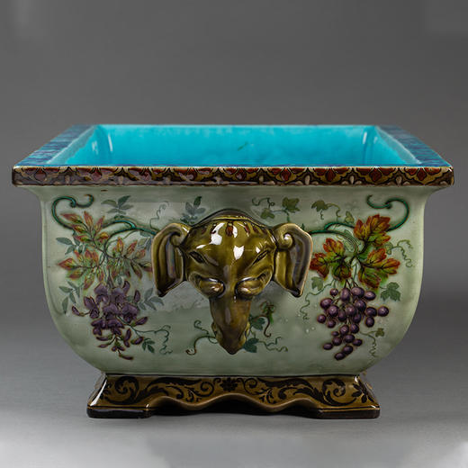 独角鹿西洋古董 1875年代法国陶艺家Théodore Deck签名出品东方风格象首双柄装饰硕果花卉主题彩釉花盆套 商品图2