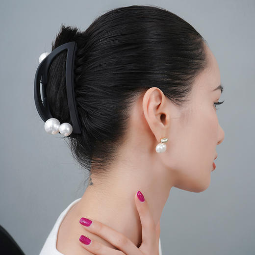 RSG郭培成衣品牌高级感哑光百搭珍珠抓夹 商品图3