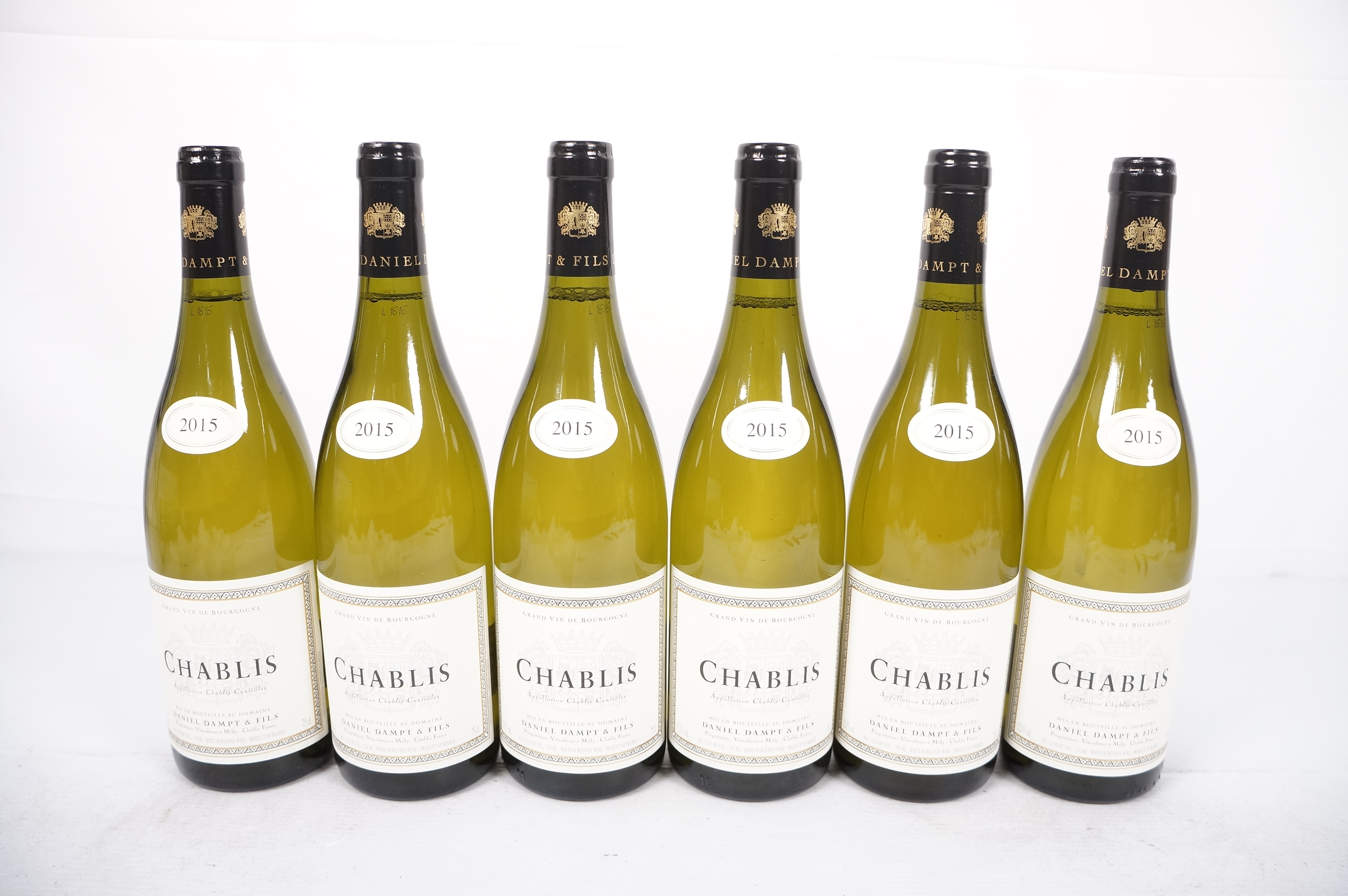 丹普父子酒庄夏布利白葡萄酒 2015, 法国, 勃艮第 (6瓶装)
