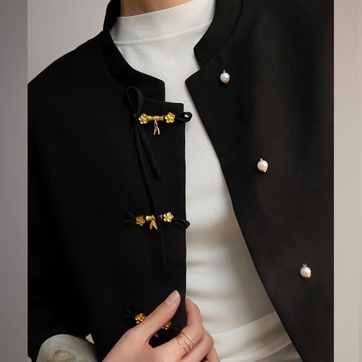 郭培成衣品牌“步步高升”金色竹节盘扣小香风中式外套 商品图2