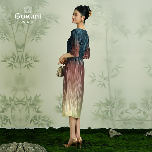 乔万尼新品连衣裙渐变设计感收腰显瘦ET2E269 商品图3