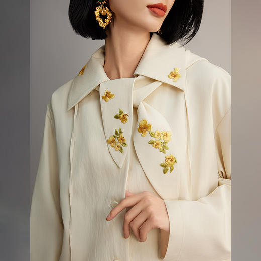 郭培成衣品牌【“药”爱自己】决明子刺绣设计感风衣外套 商品图2