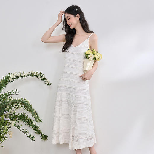 【肌理感蕾丝】经典优雅V领吊带连衣裙女春夏收腰长裙V0550120 商品图2