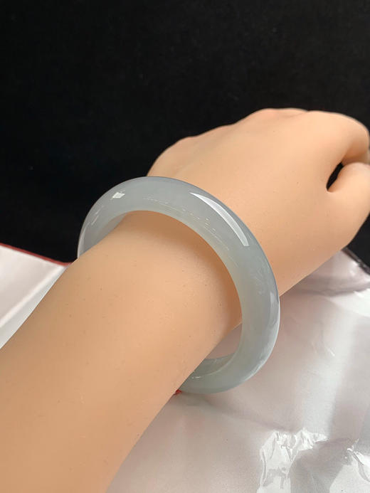 612589，54.8圈口，冰淡晴正圈平安镯，冰润有光 商品图5